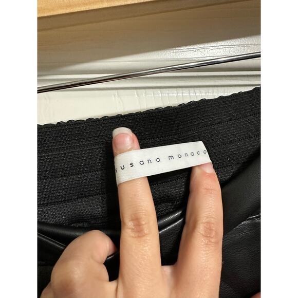 Susana Monaco Faux Leather Pleated Shorts black size Large - Picture 3 of 5